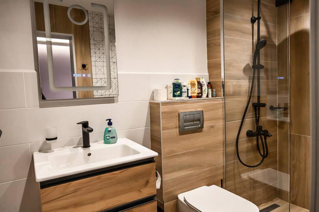 Very Spacious & Modern 3Bed Near Airport & Centre 소피아 외부 사진
