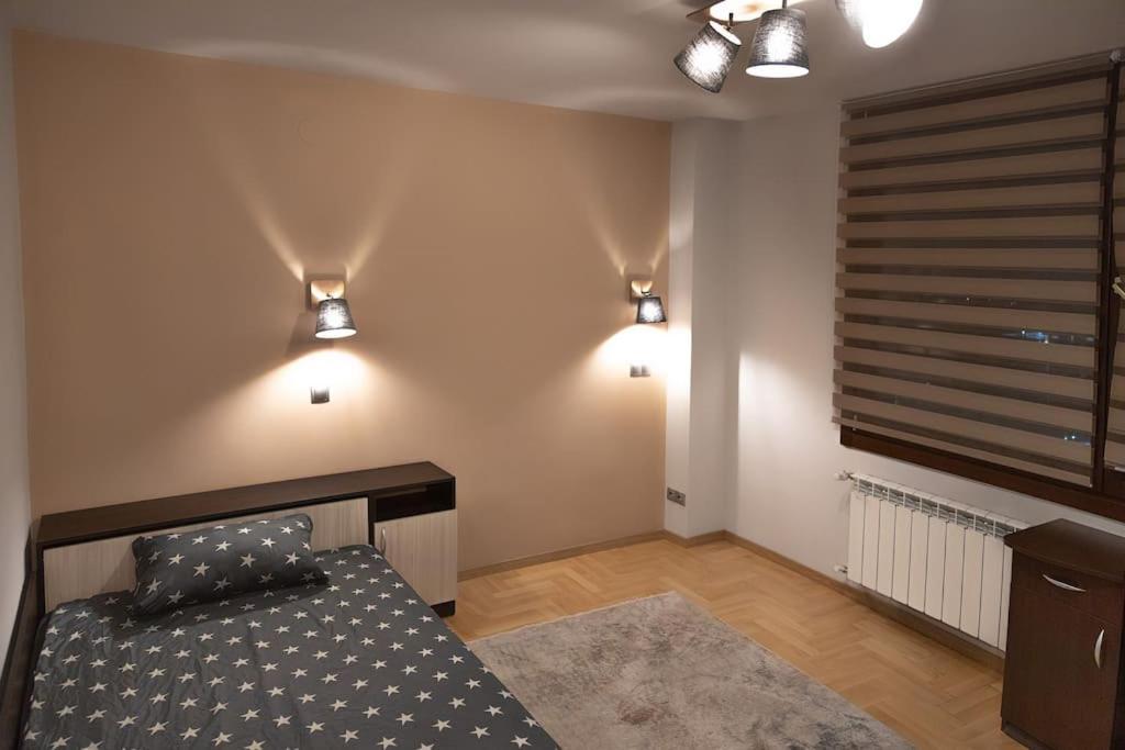 Very Spacious & Modern 3Bed Near Airport & Centre 소피아 외부 사진